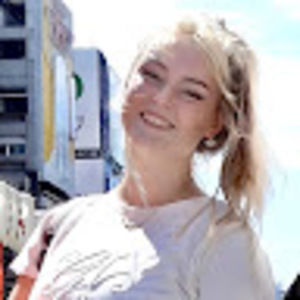 Meet your Posher, Elise